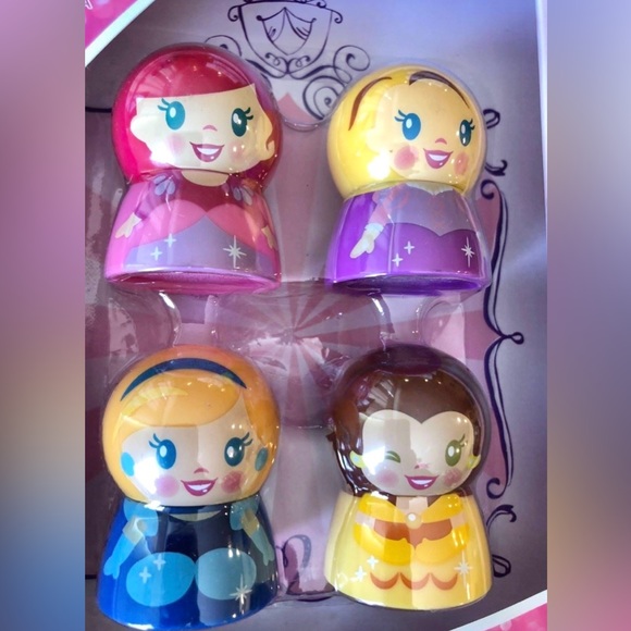 👑 DISNEY PRINCESS 4 PIECE LIP GLOSS SET 👑 - Picture 6 of 6